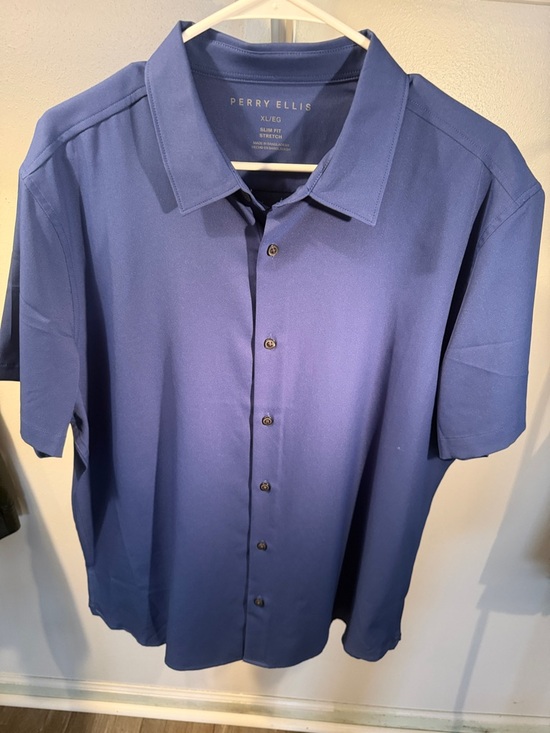 Perry Ellis Other - Perry Ellis Short Sleeve Button-Down Shirt in Deep Blue